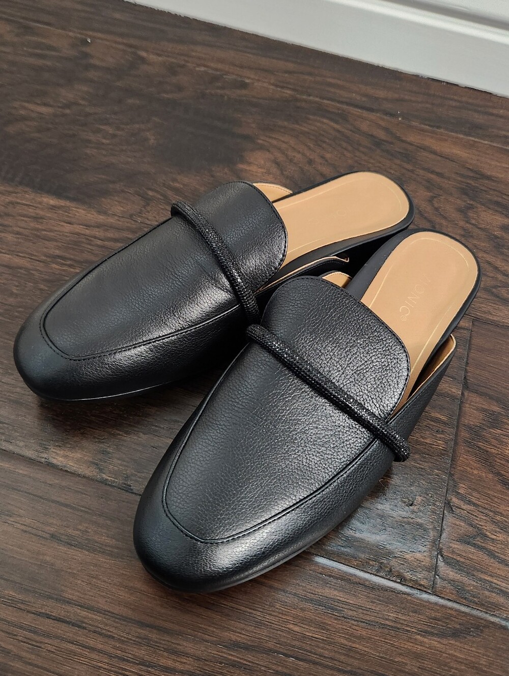 Vionic Seraphina Women's Black Leather Slip-On Mules. Size 8